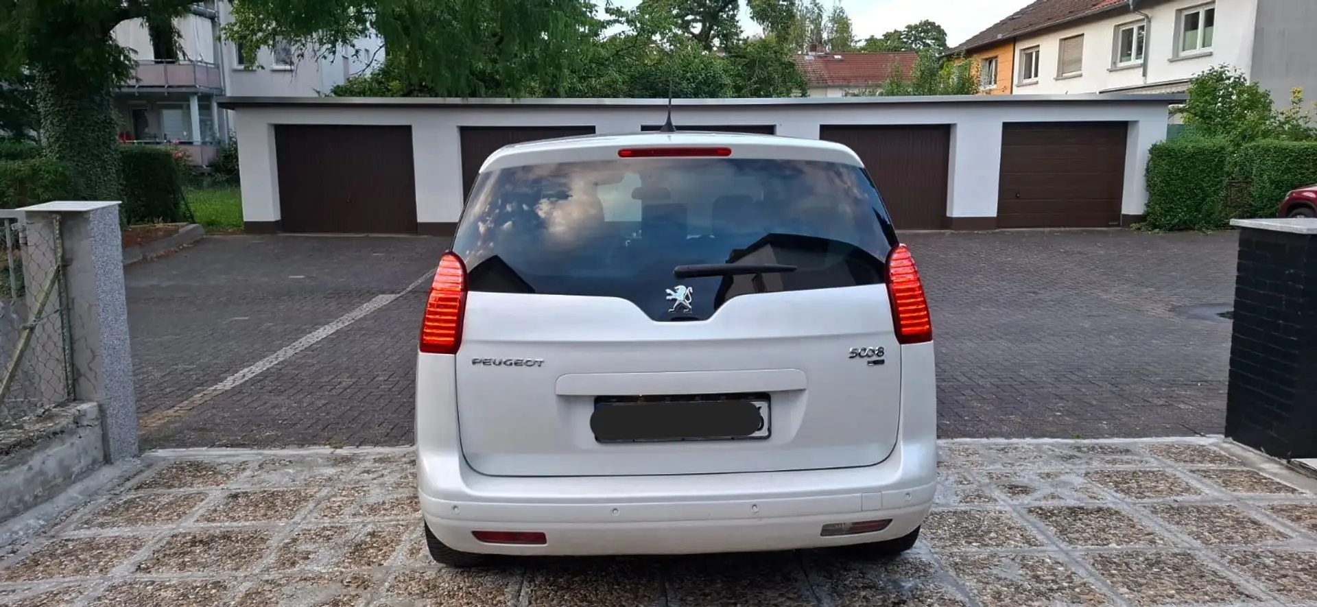 Peugeot 5008 e-HDI 115 ETG6 Stop&Start Business-Line Weiß - 2