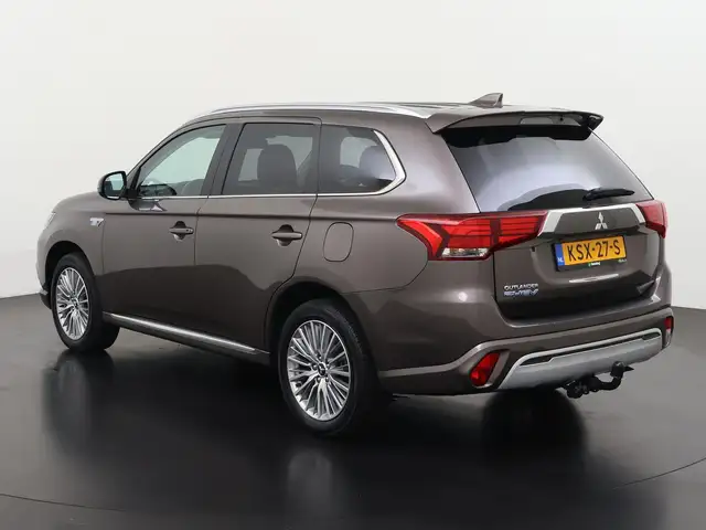 Mitsubishi Outlander view 8