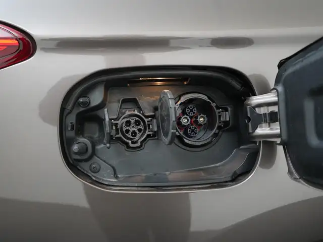 Mitsubishi Outlander view 28