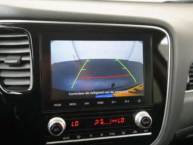 Mitsubishi Outlander view 22