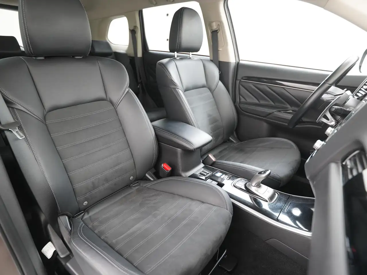 Mitsubishi Outlander 2.4 PHEV Intense S Trekhaak Leder/Alcantara, миниатюра 30