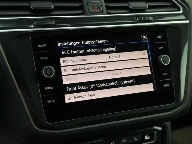 Volkswagen Tiguan view 13