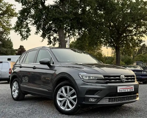 Volkswagen Tiguan view 4
