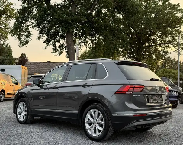 Volkswagen Tiguan view 2