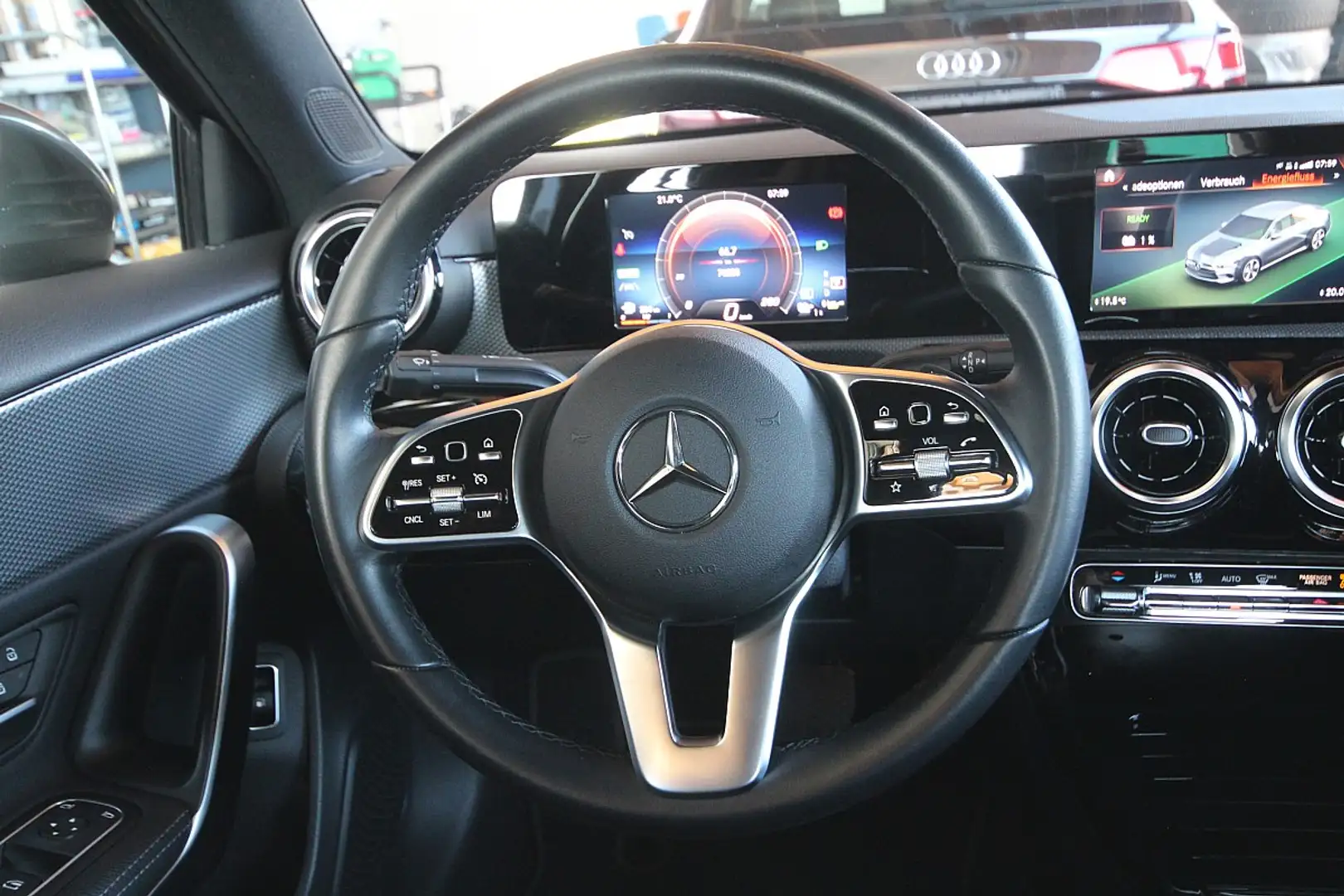 Mercedes-Benz A 250 e PHEV Aut. |LED|Rückfahrkamera ,... Grau - 2