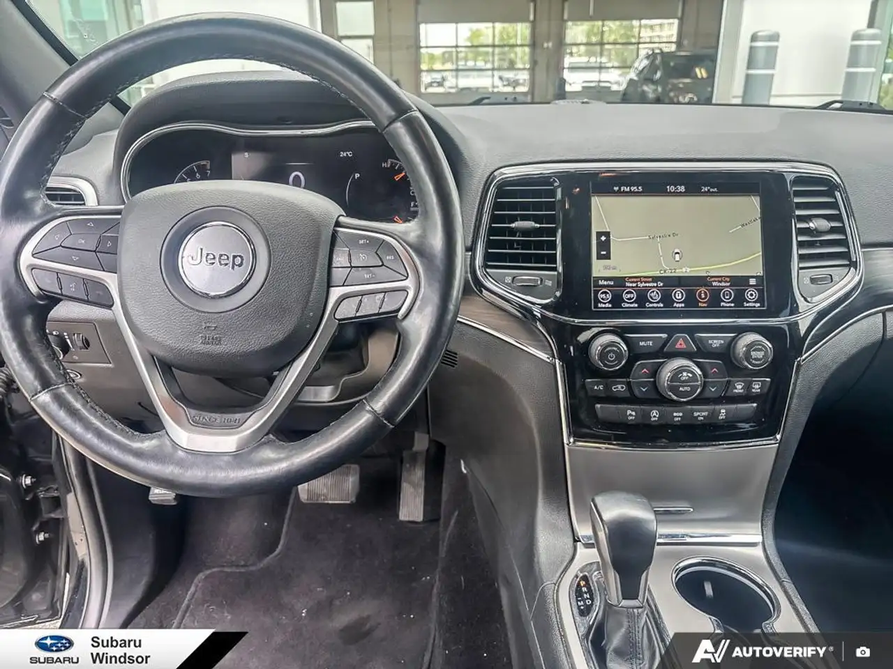 Jeep Grand Cherokee снимка Jeep Grand Cherokee