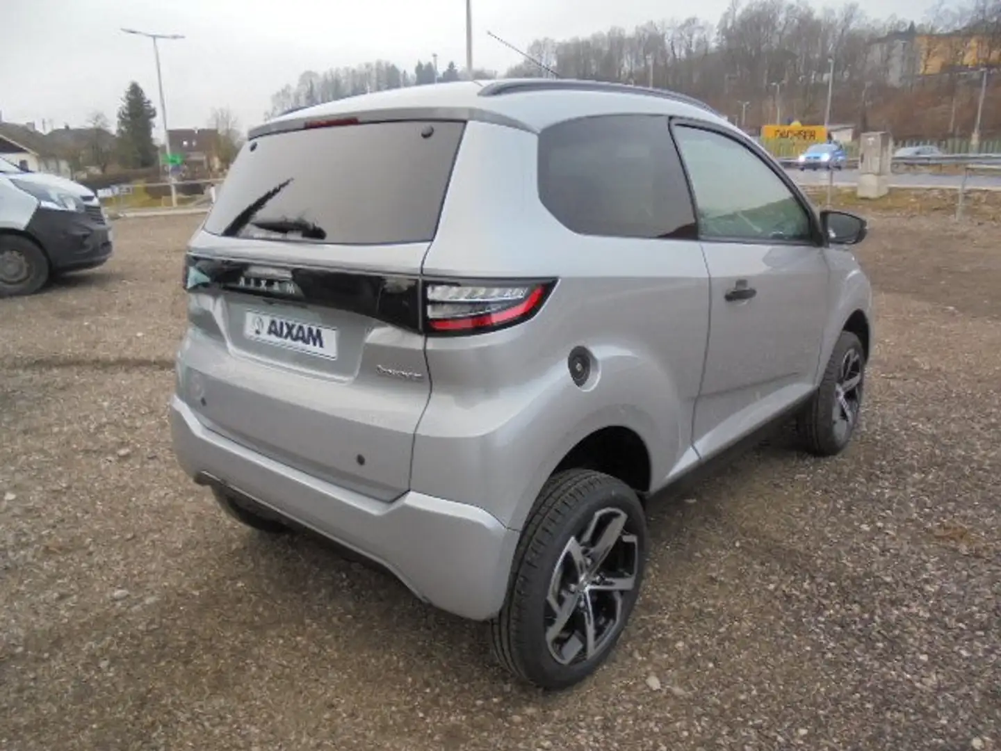 Aixam Crossover Premium mit Euro 5+ Zweizylinder Diesel und ABS Silber - 2