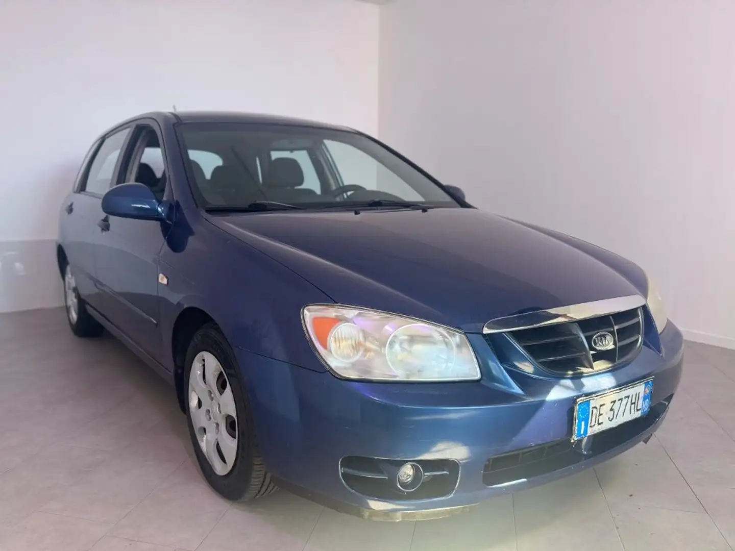 Kia Cerato 1.5 16V CRDi 5p. EX Sport Blauw - 2