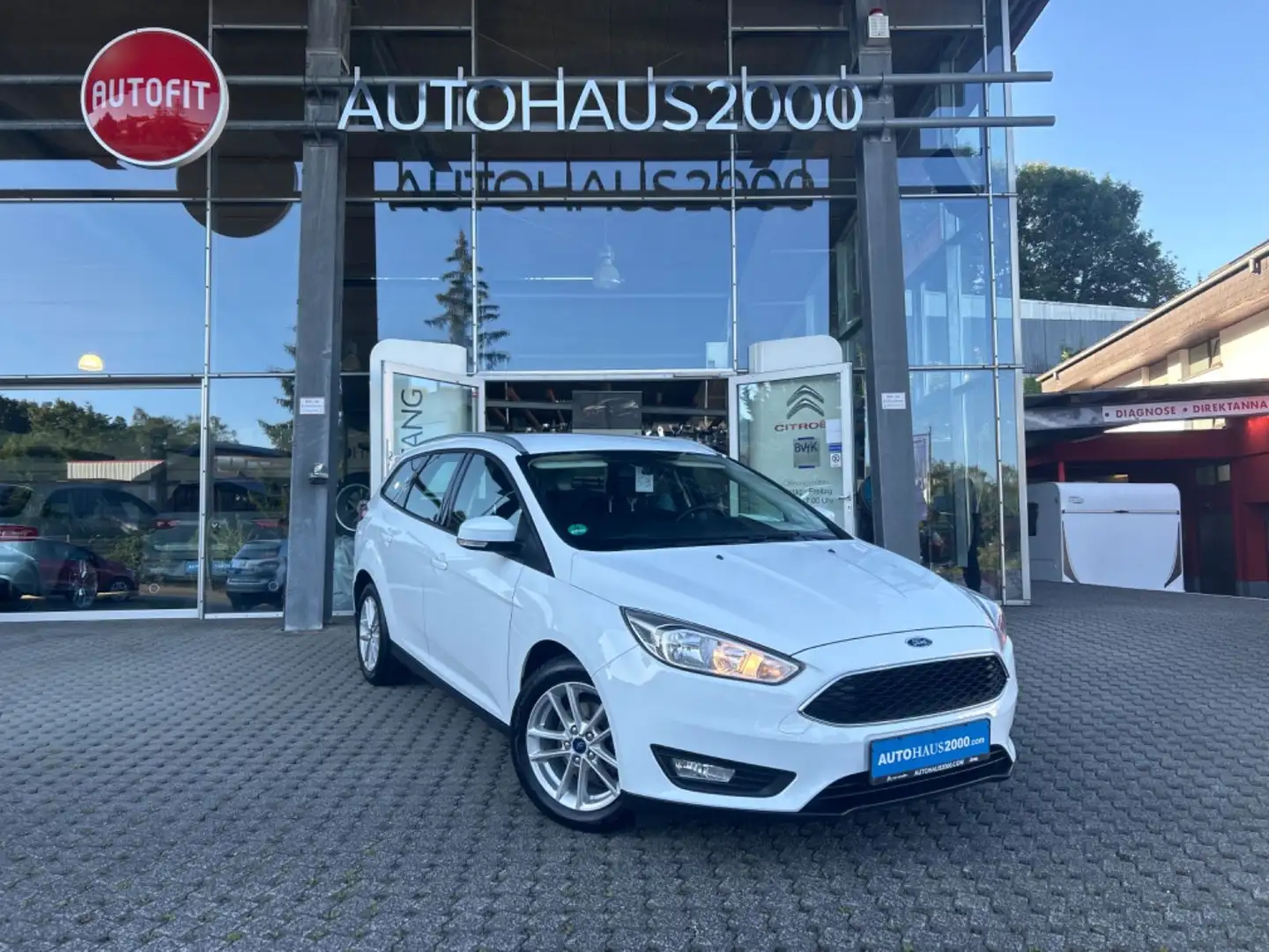 Ford Focus 1,0 EcoBoost Turnier Business/SHZ/SCHECKH/ Weiß - 2