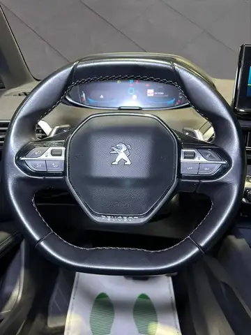 Peugeot 3008 view 8