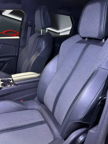 Peugeot 3008 view 11