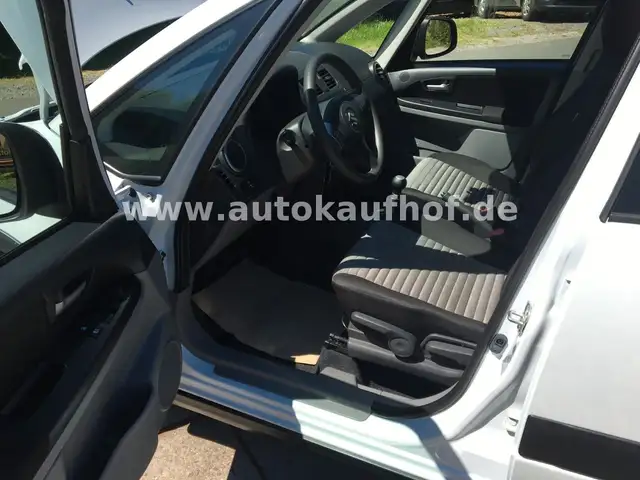Suzuki SX4 view 11