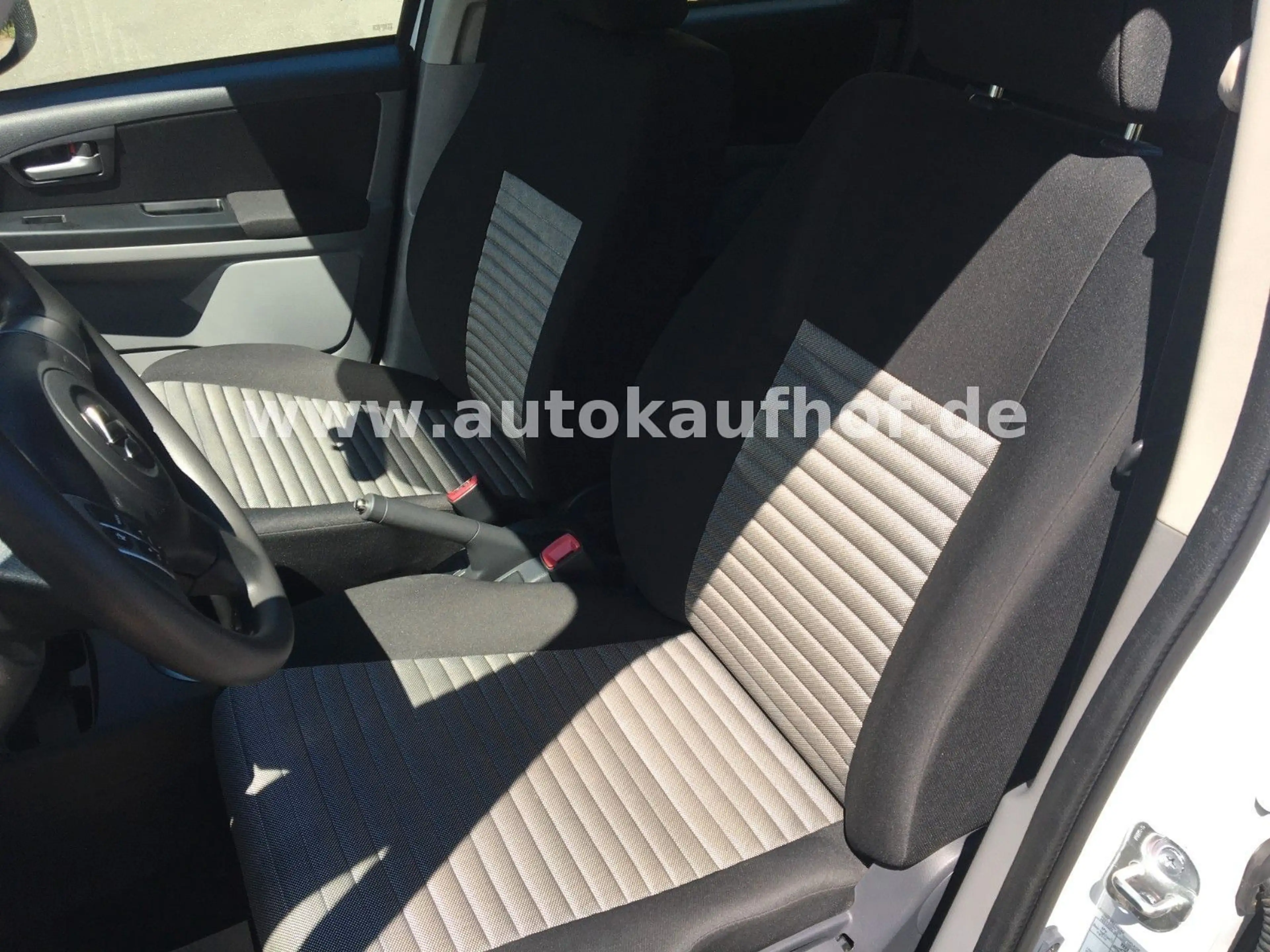 Suzuki SX4 1.6 VVT Club — photo 15