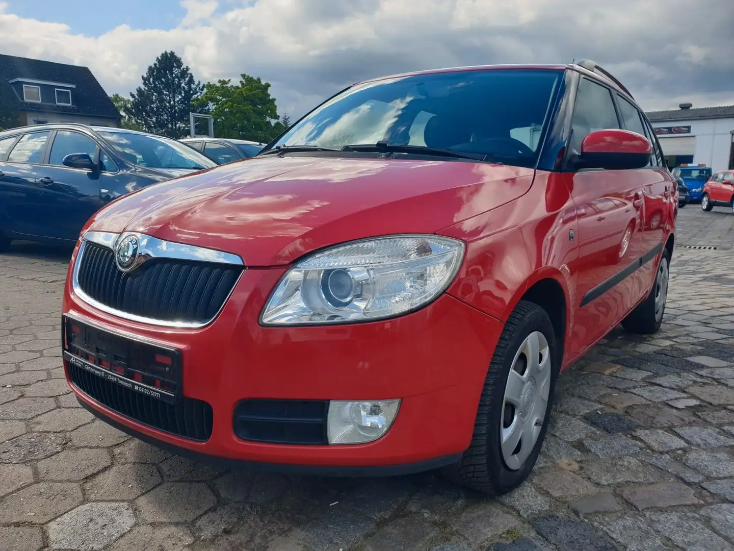 Skoda Fabia Combi Ambiente*Klima*AHK*TÜV&Service NEU Rot - 1