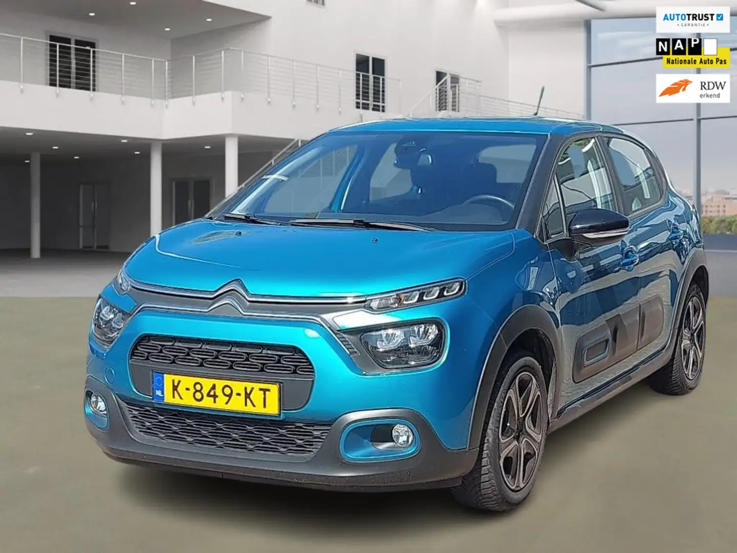 Citroen C3 1.2 PureTech Feel / NL prijs 6995 / Auto rijdt pri Blau - 1
