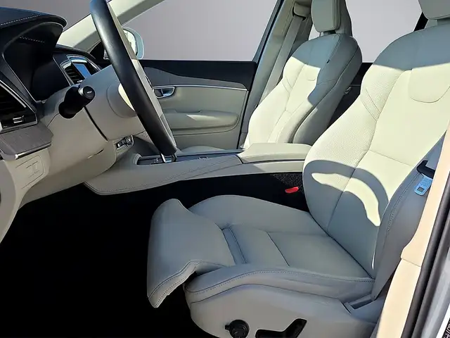 Volvo XC90 T8 AWD Recharge PHEV Ultra Bright Geartronic Ansicht 12