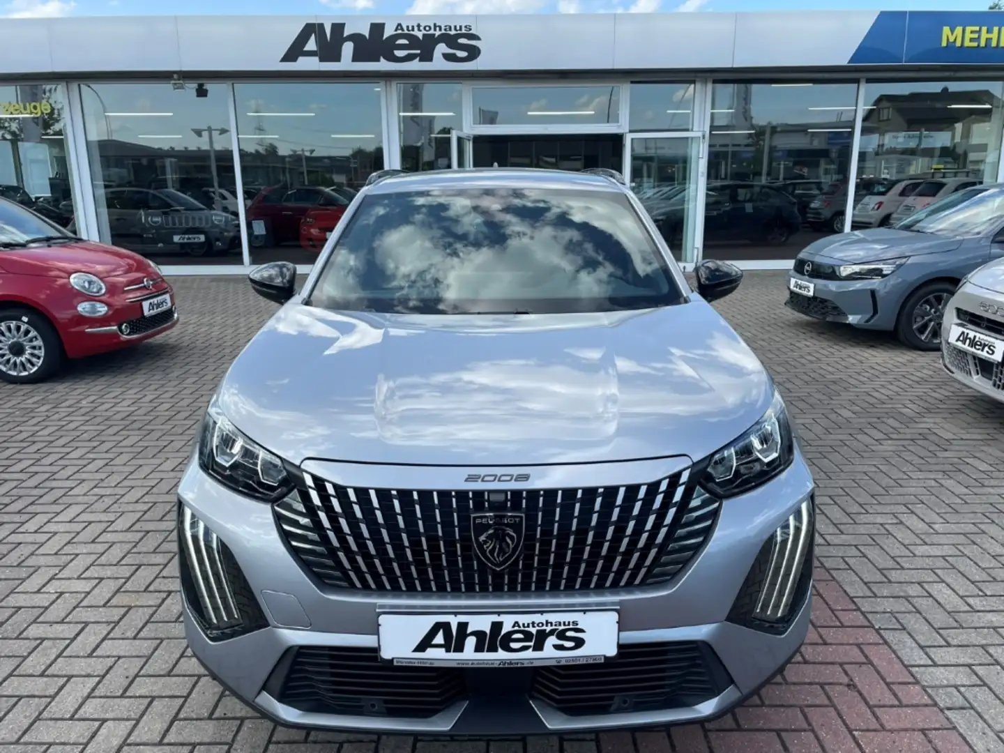 Peugeot 2008 Allure+NAVI+2xKAMERA+ALLWETTER+ACC+TOTWINKEL+ Grijs - 2