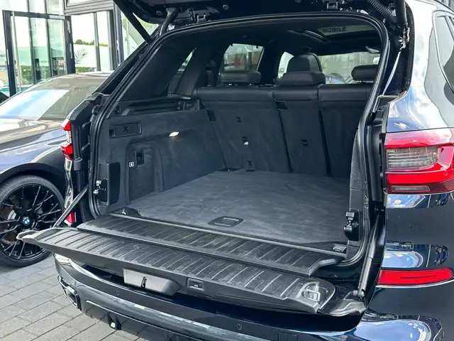 BMW X5 view 9