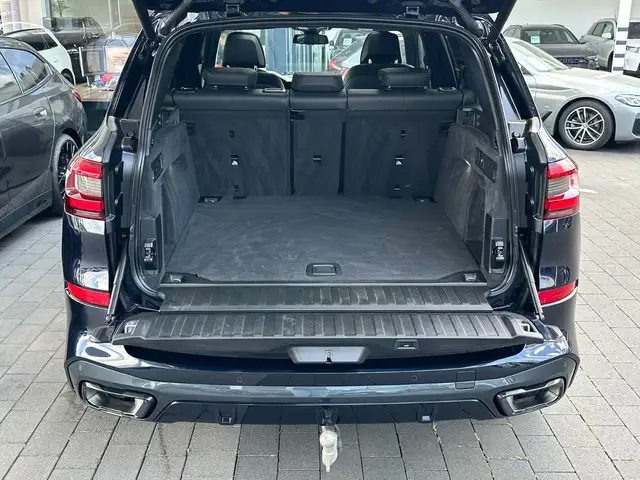 BMW X5 view 8