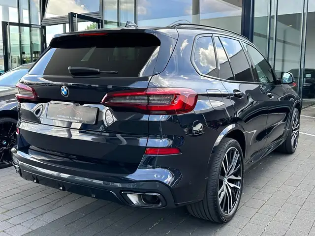 BMW X5 view 4