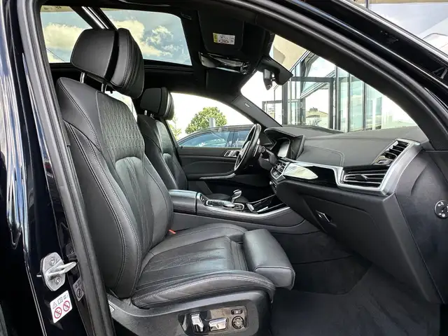 BMW X5 view 15