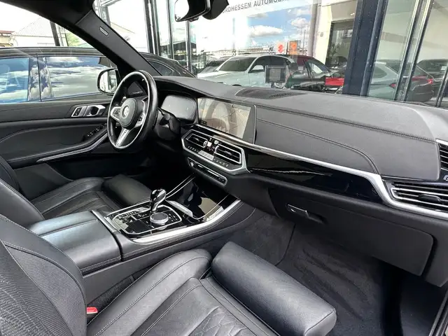 BMW X5 view 14