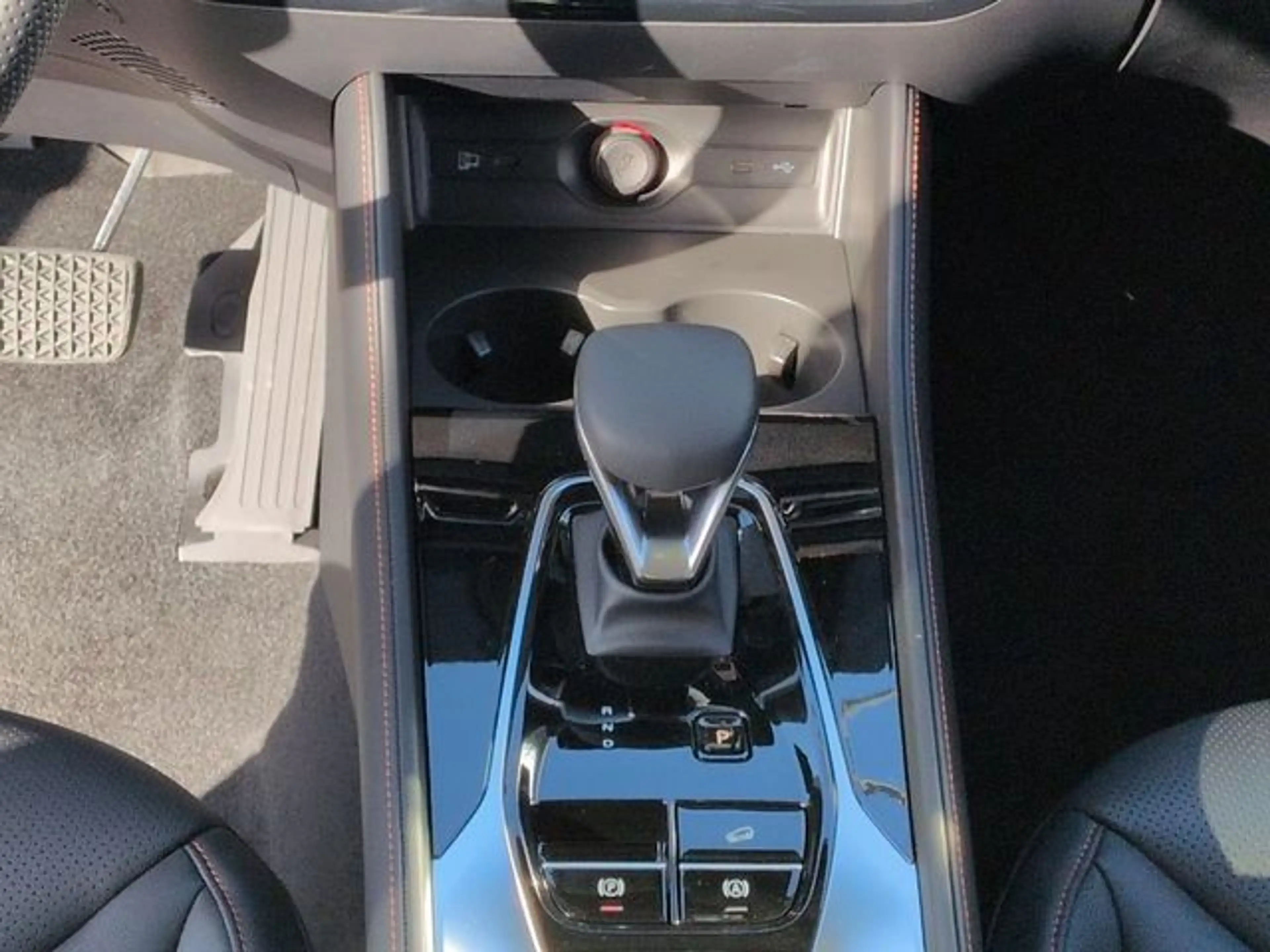 MG HS Hybrid 200 kW Luxury — photo 14
