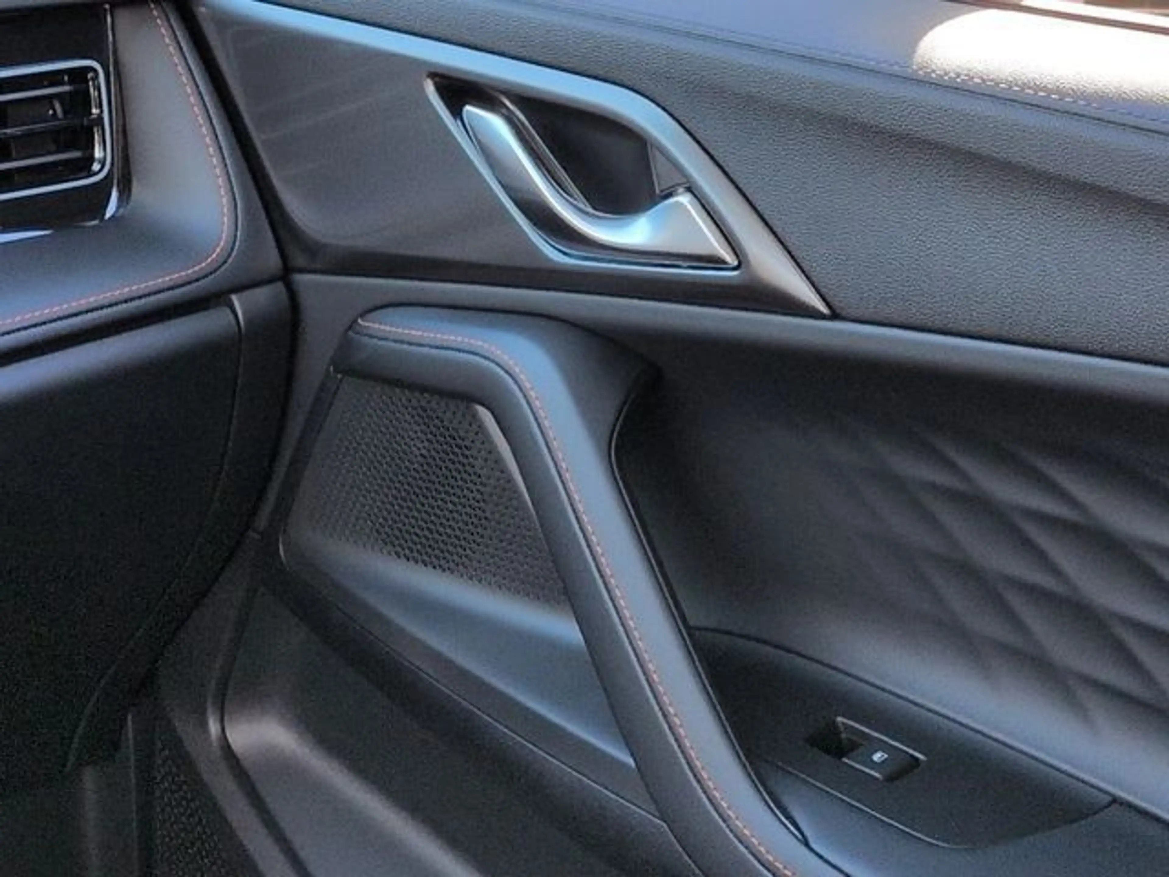 MG HS Hybrid 200 kW Luxury — photo 15