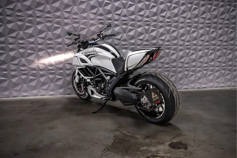 Ducati Diavel - foto 6
