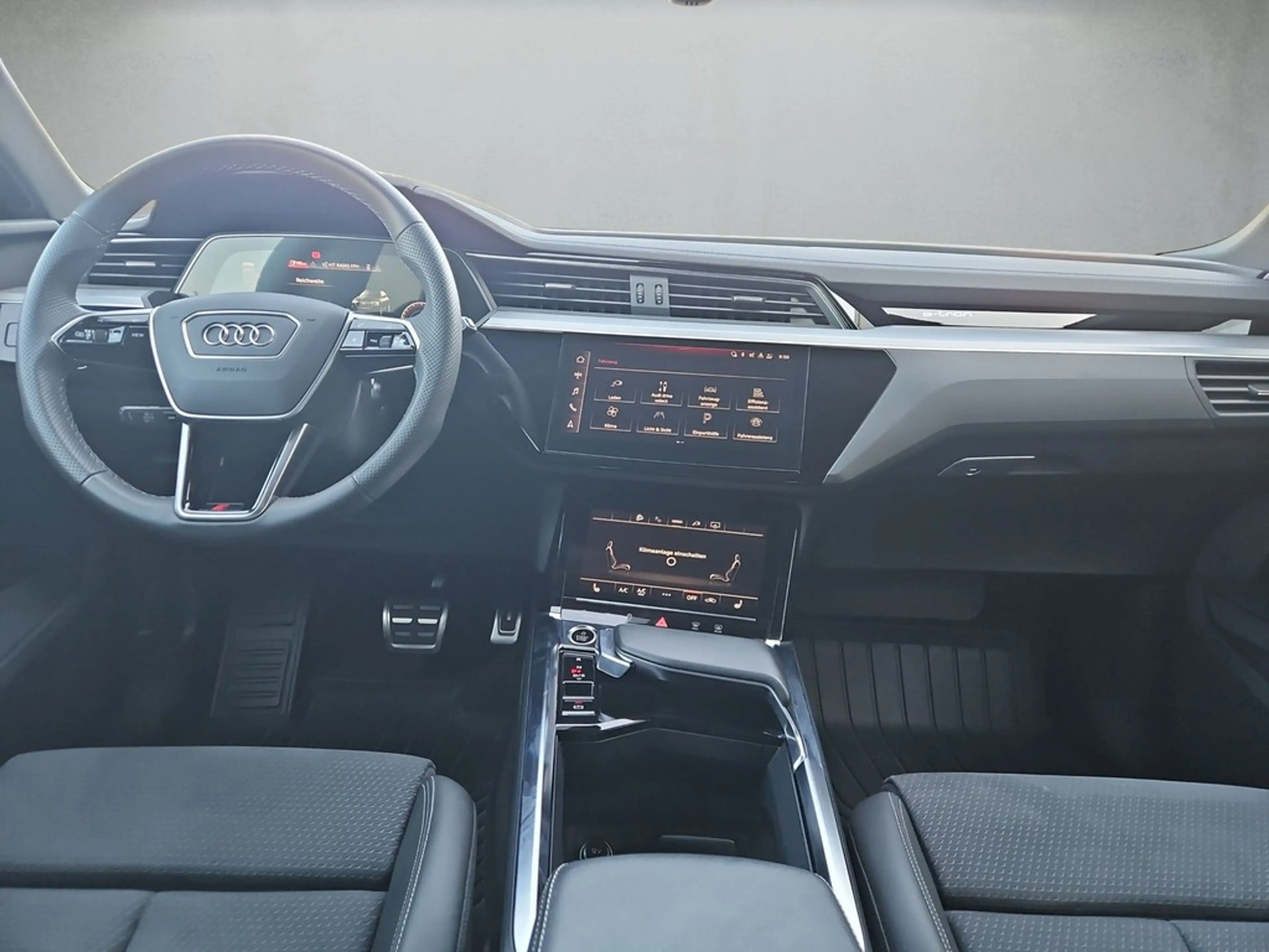 Audi Q8 e-tron advanced 50 quattro *S line*SOH 99%* — photo 9