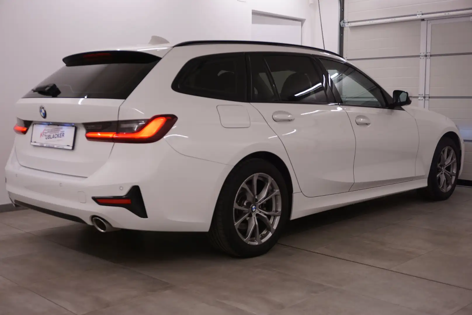 BMW 320 d xDrive Sport Line // Allrad // Panoramad. // ACC Blanc - 2