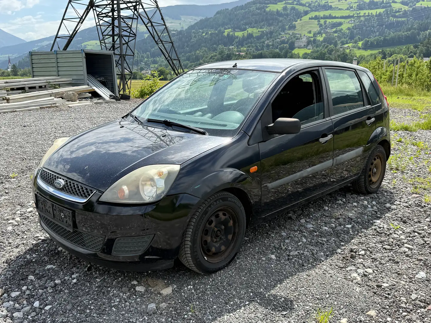 Ford Fiesta 1.3 Ambiente Schwarz - 2