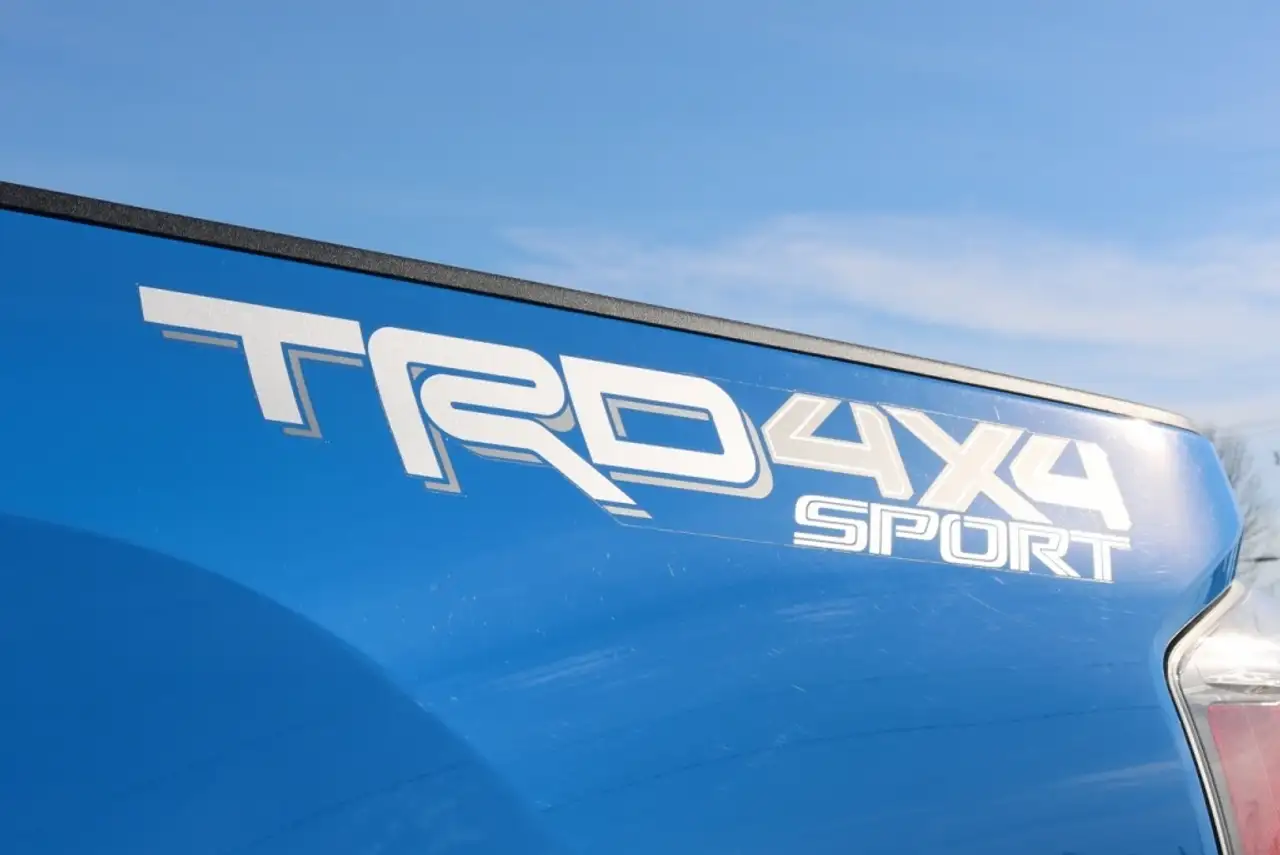 Toyota Tacoma снимка Toyota Tacoma