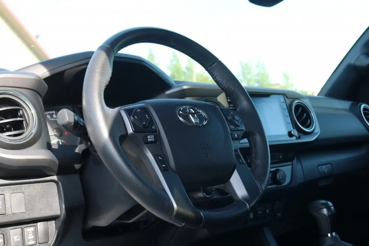 Toyota Tacoma снимка Toyota Tacoma