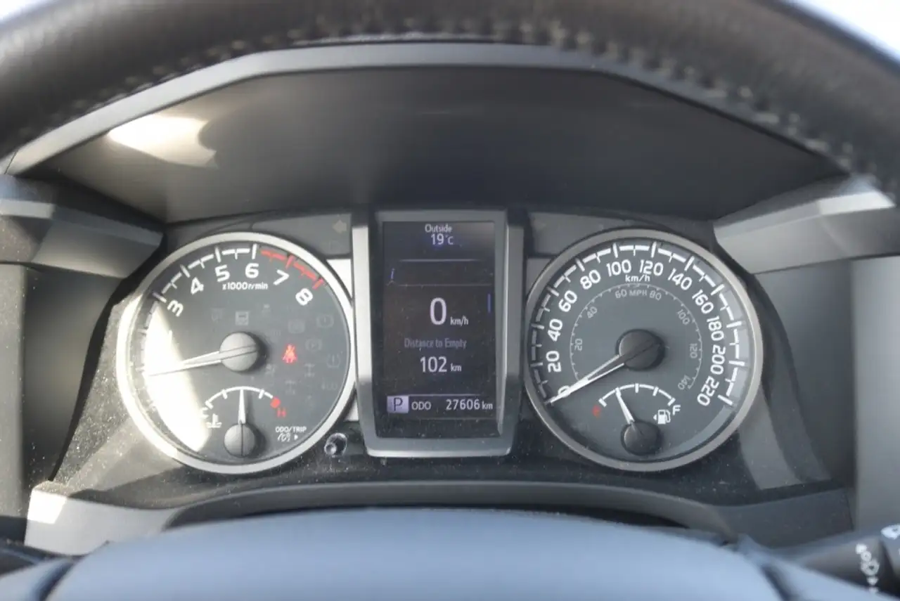 Toyota Tacoma снимка Toyota Tacoma