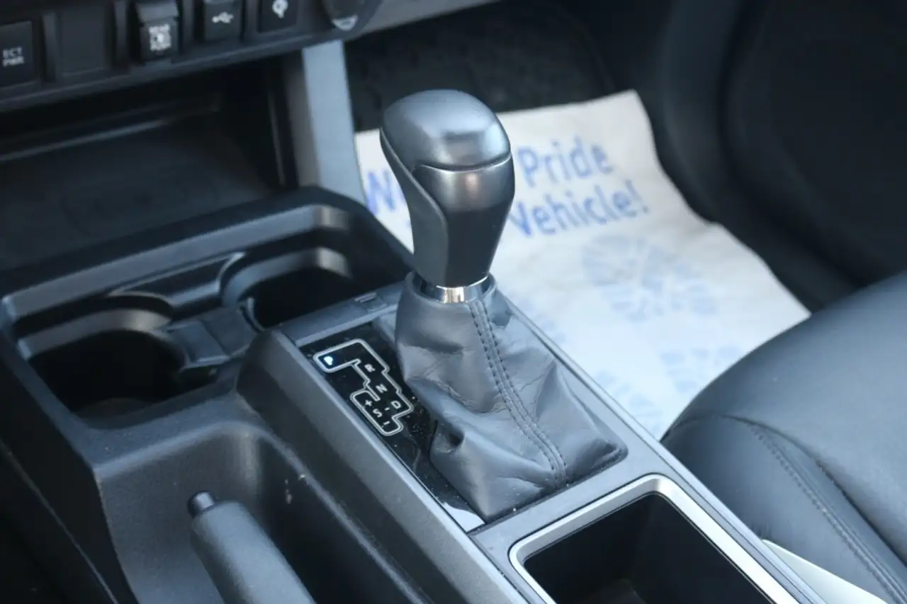 Toyota Tacoma снимка Toyota Tacoma