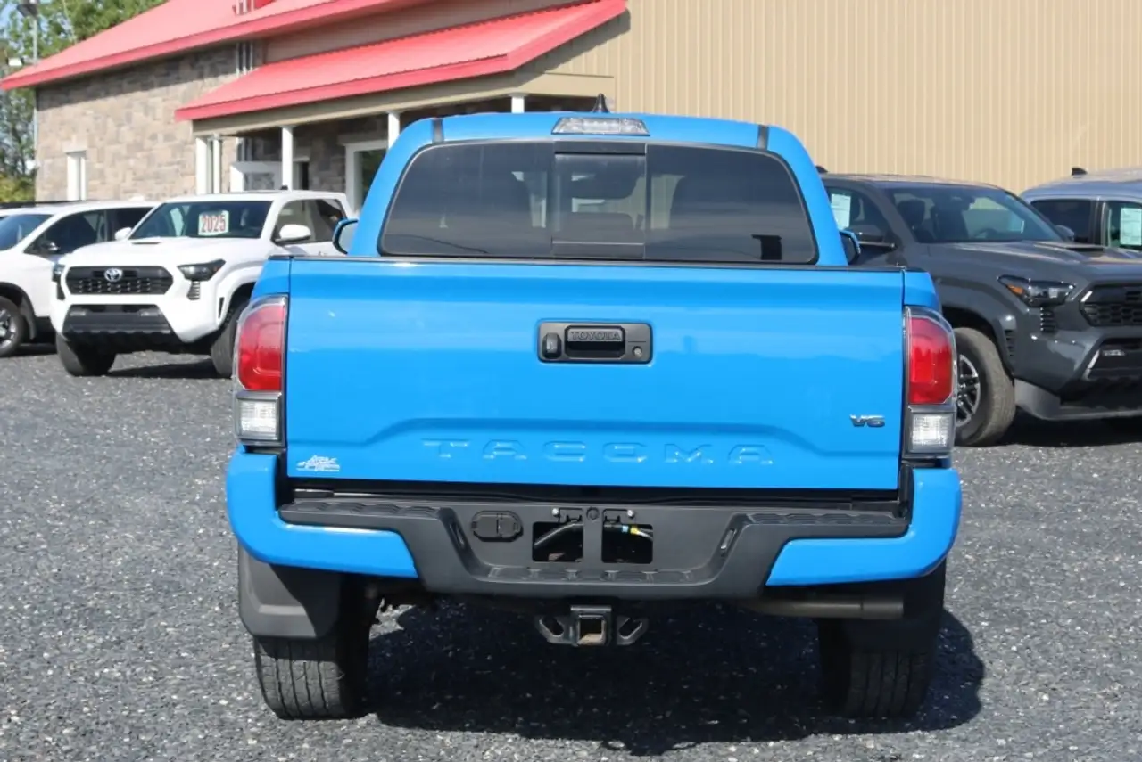 Toyota Tacoma снимка Toyota Tacoma