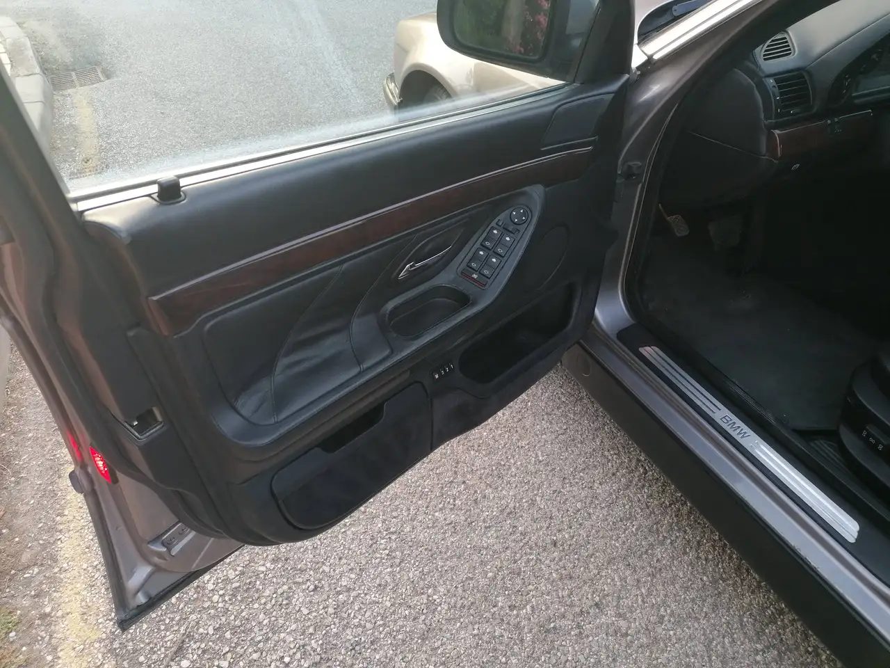 BMW 750i Aut., foto 6