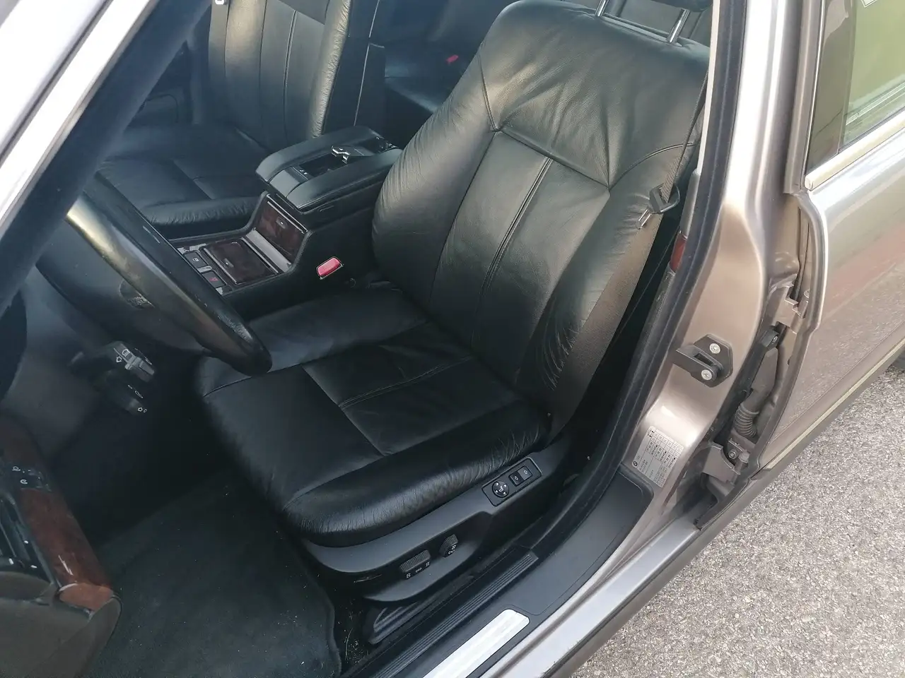 BMW 750i Aut., foto 5