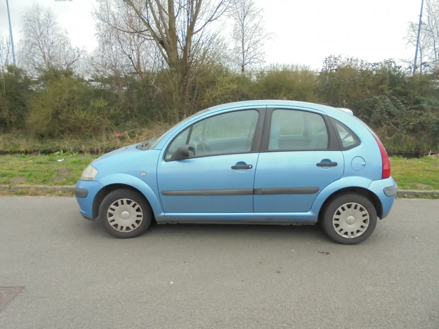 Citroen C3 1.4i Ligne Prestige/5 DEURS Blauw - 2