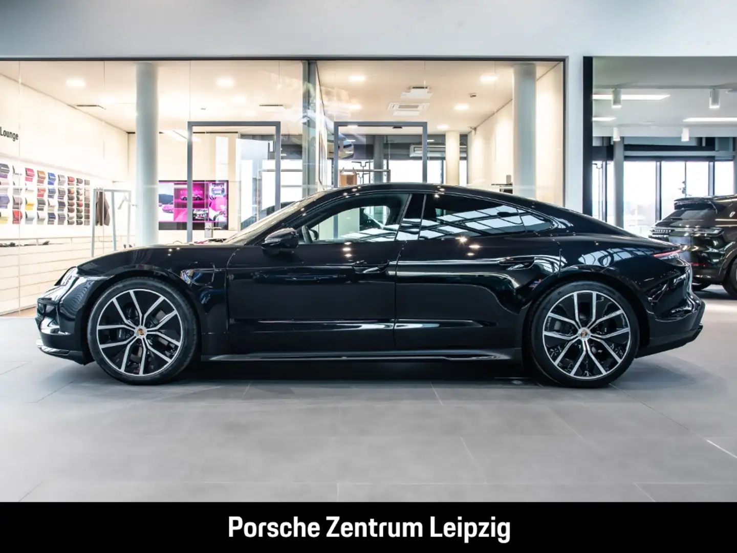 Porsche Taycan Black Edition Sitzklima SportDesign BeifDisplay Noir - 2