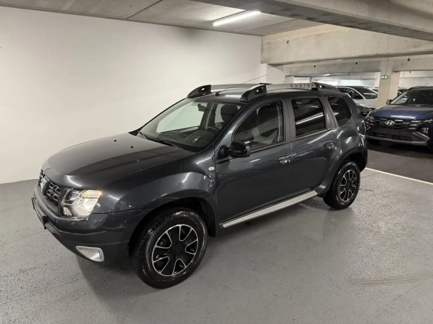 Dacia Duster 1.5 dCi 110ch Black Touch 2017 4X4 Gris - 1