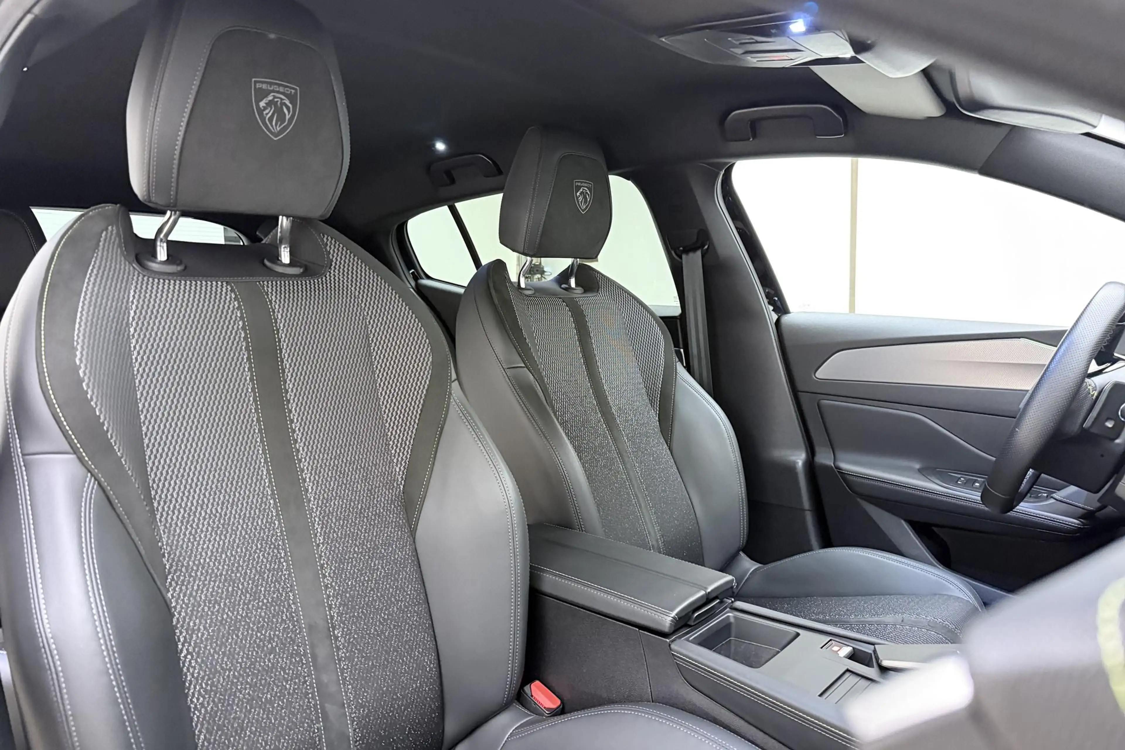 Peugeot 408 1.2 Hybrid 145 e-DCS6 GT | Automaat | Adaptieve cr — photo 14
