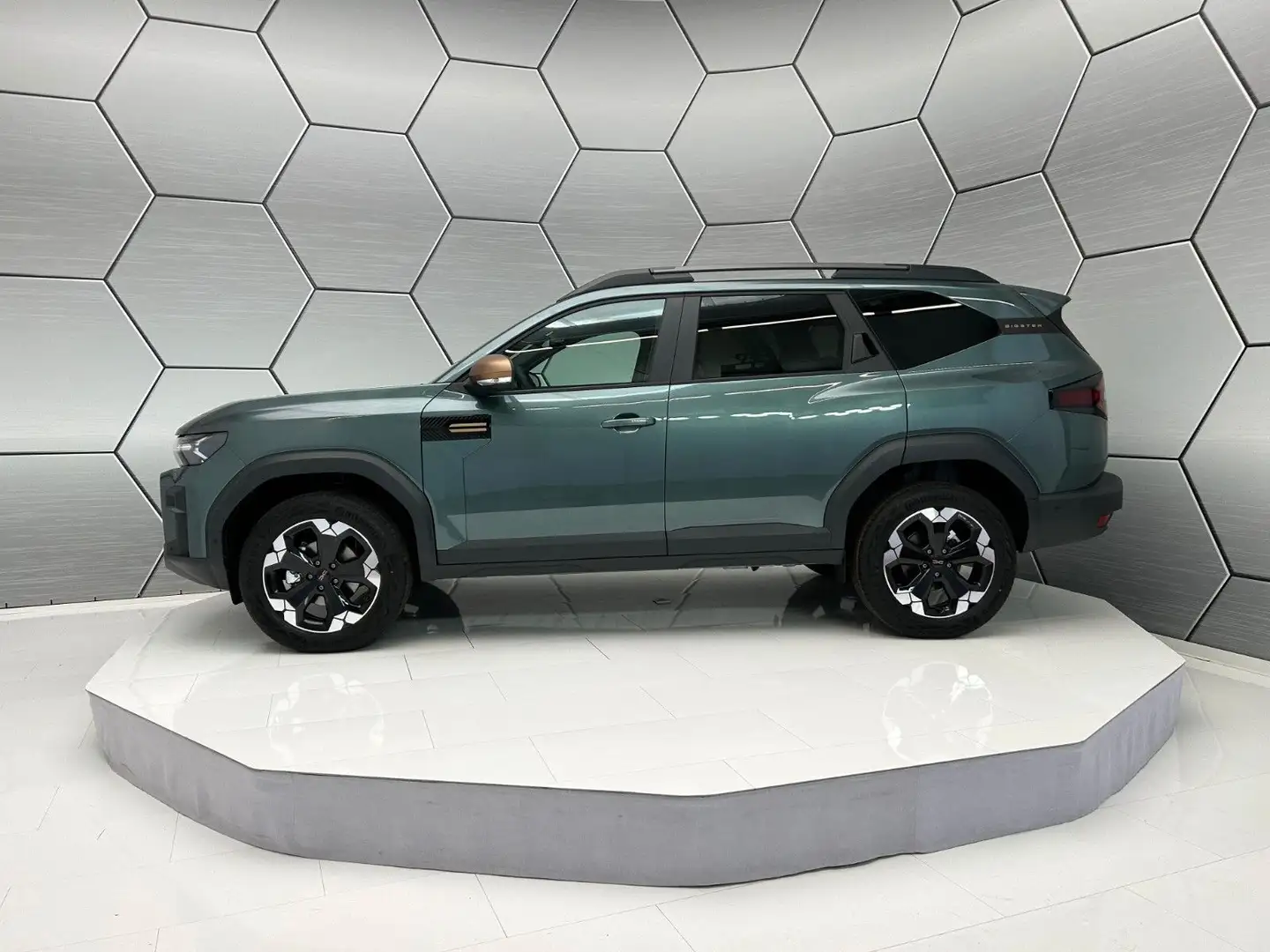 Dacia Bigster Hybrid 155 Extreme City Winter Paket Зелений - 2
