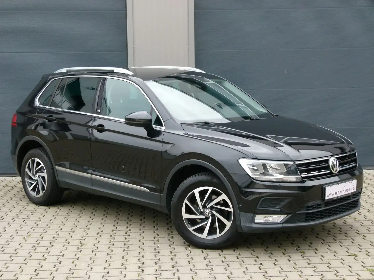 Volkswagen Tiguan Sound 2.0TDI 4Motion Navi Kamera ACC AHK Schwarz - 2
