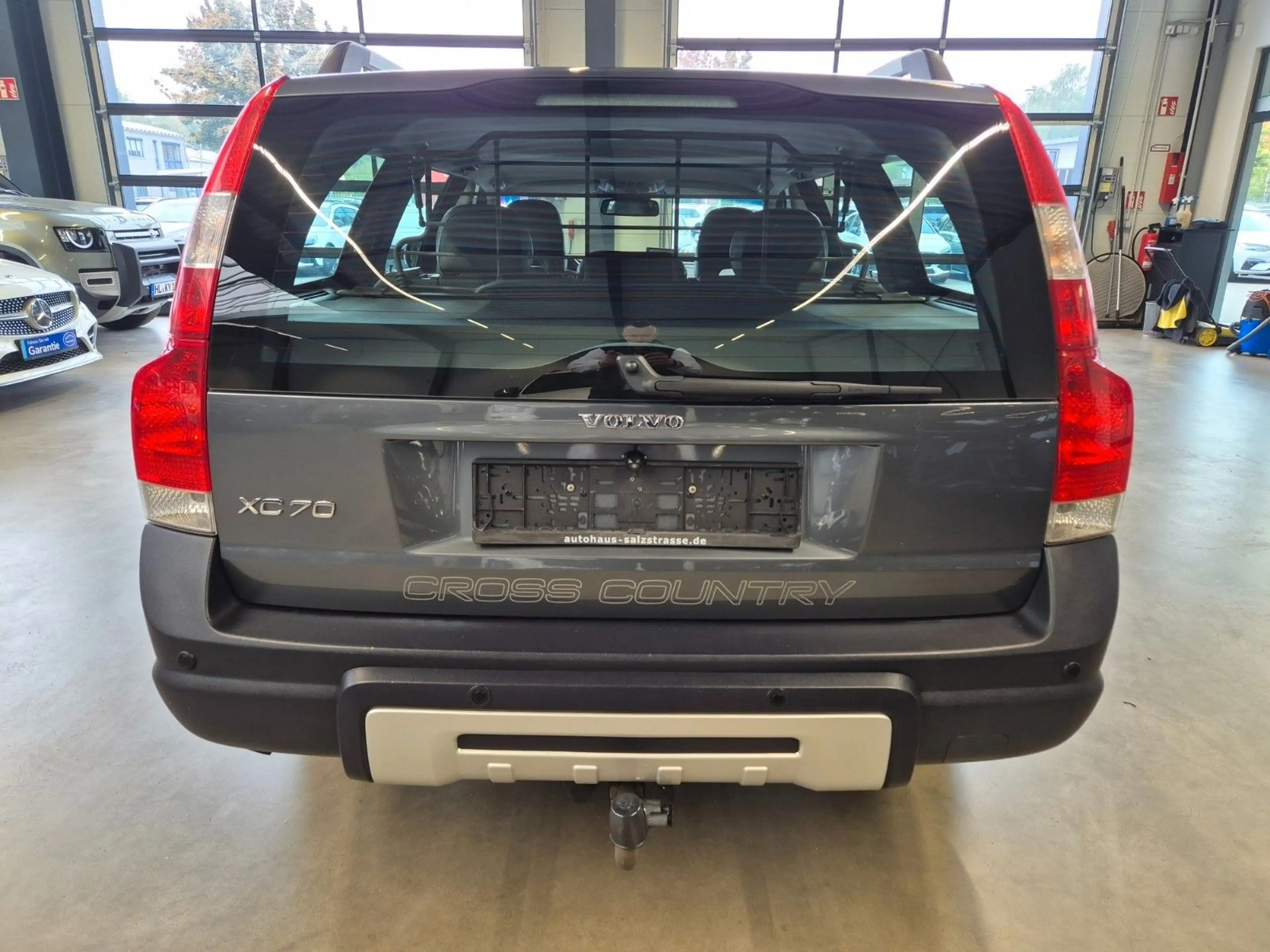 Volvo XC70 2.4 D AWD EDITION LEDER NAVI XENON AHK 1.HD — photo 6