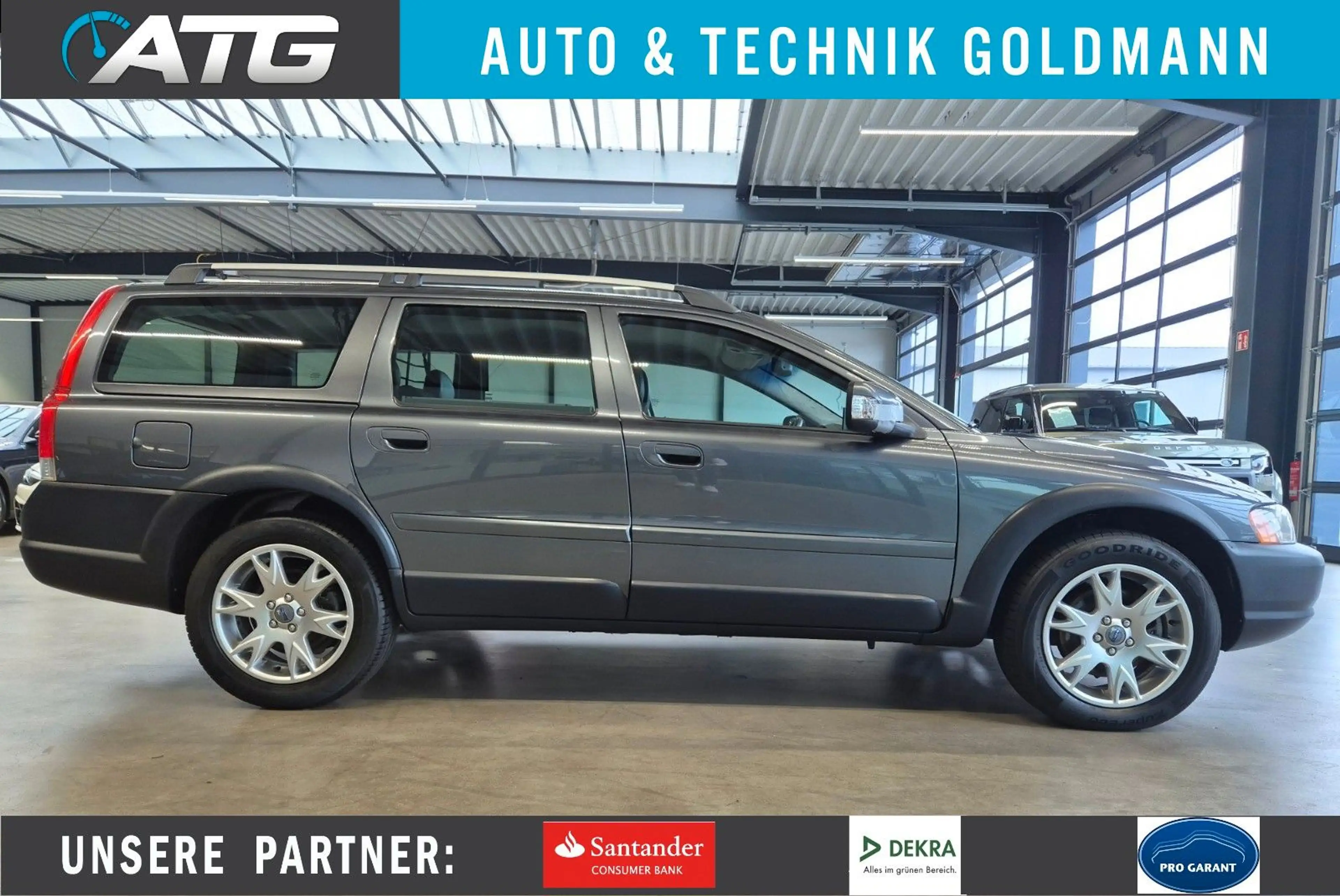 Volvo XC70 2.4 D AWD EDITION LEDER NAVI XENON AHK 1.HD
