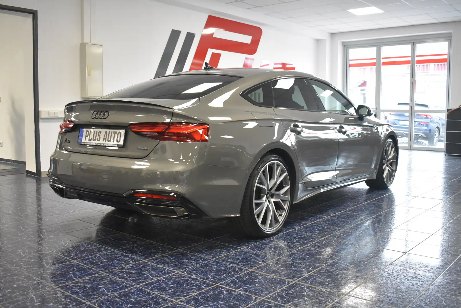 Audi A5 40 TDI Quattro S-line Competit Navi Panor AHK Gris - 2