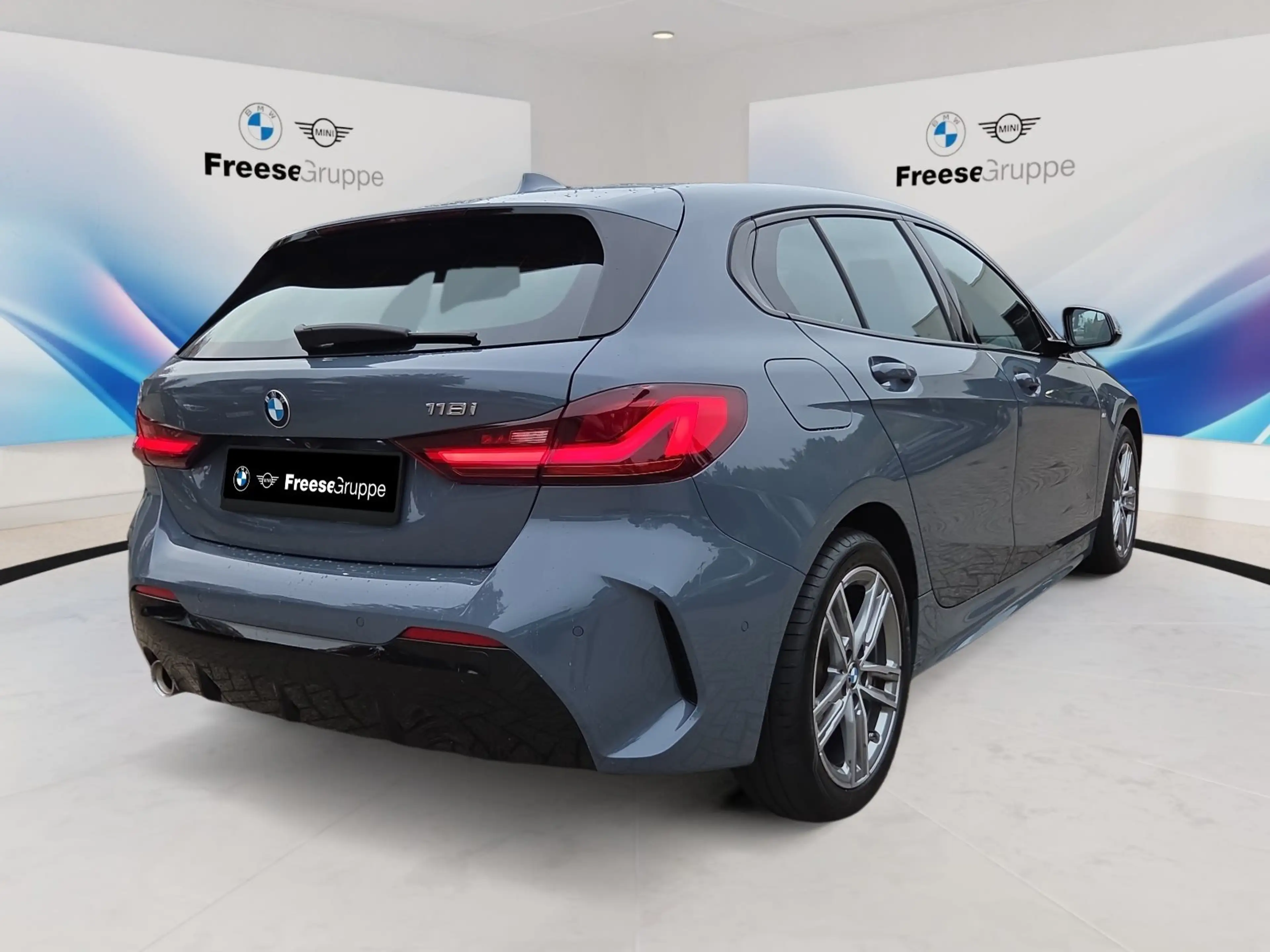BMW 118 i PANO RFK SPORTSITZE LED SHZ TEMPOMAT DAB BT — photo 6