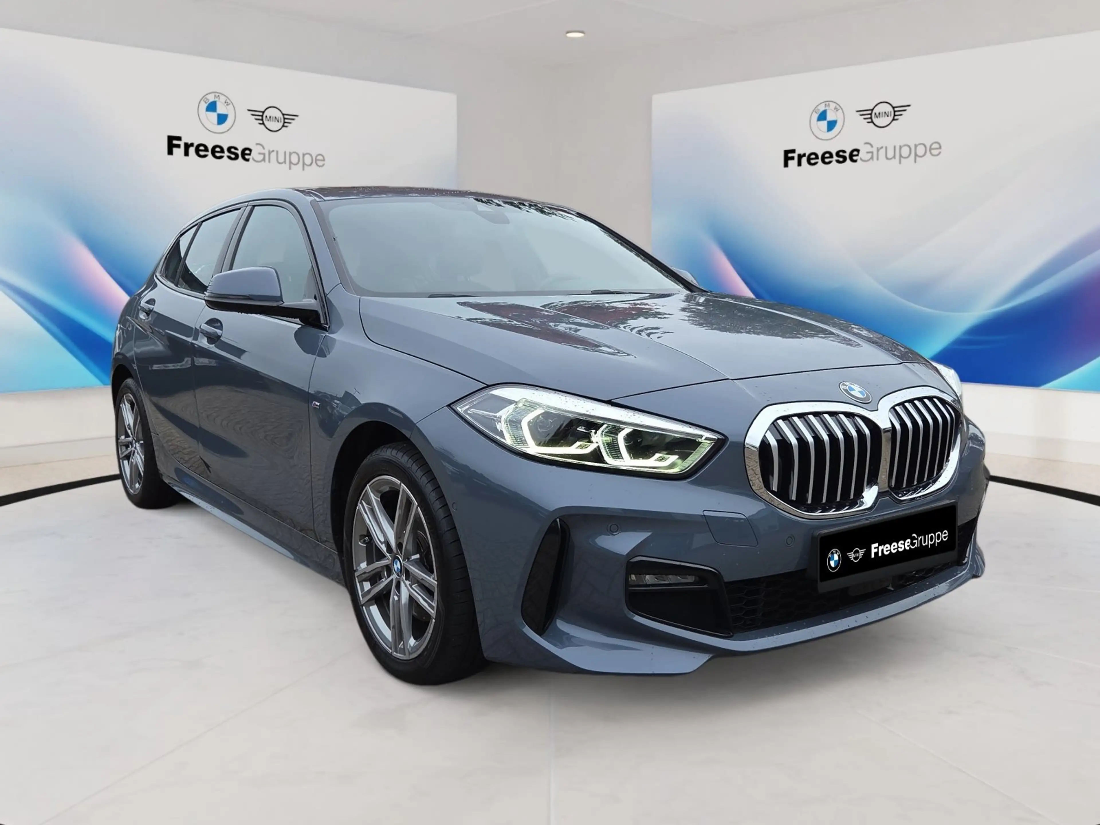 BMW 118 i PANO RFK SPORTSITZE LED SHZ TEMPOMAT DAB BT — photo 8